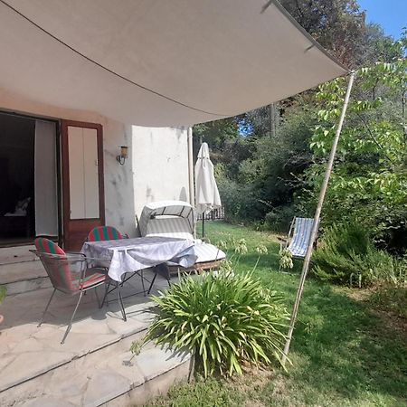 Studio Apartment In Bargemon Bagian luar foto